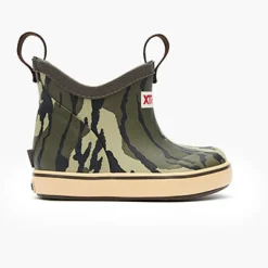Kids XTRATUF Kids Ankle Deck Boots|Sport Fishing|Kids' Mossy Oak® Bottomland Ankle Deck Boot